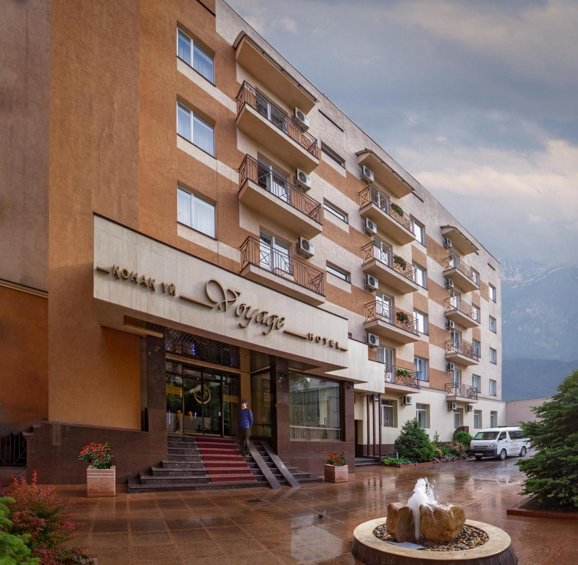 Voyage Hotel Almatî Exterior foto