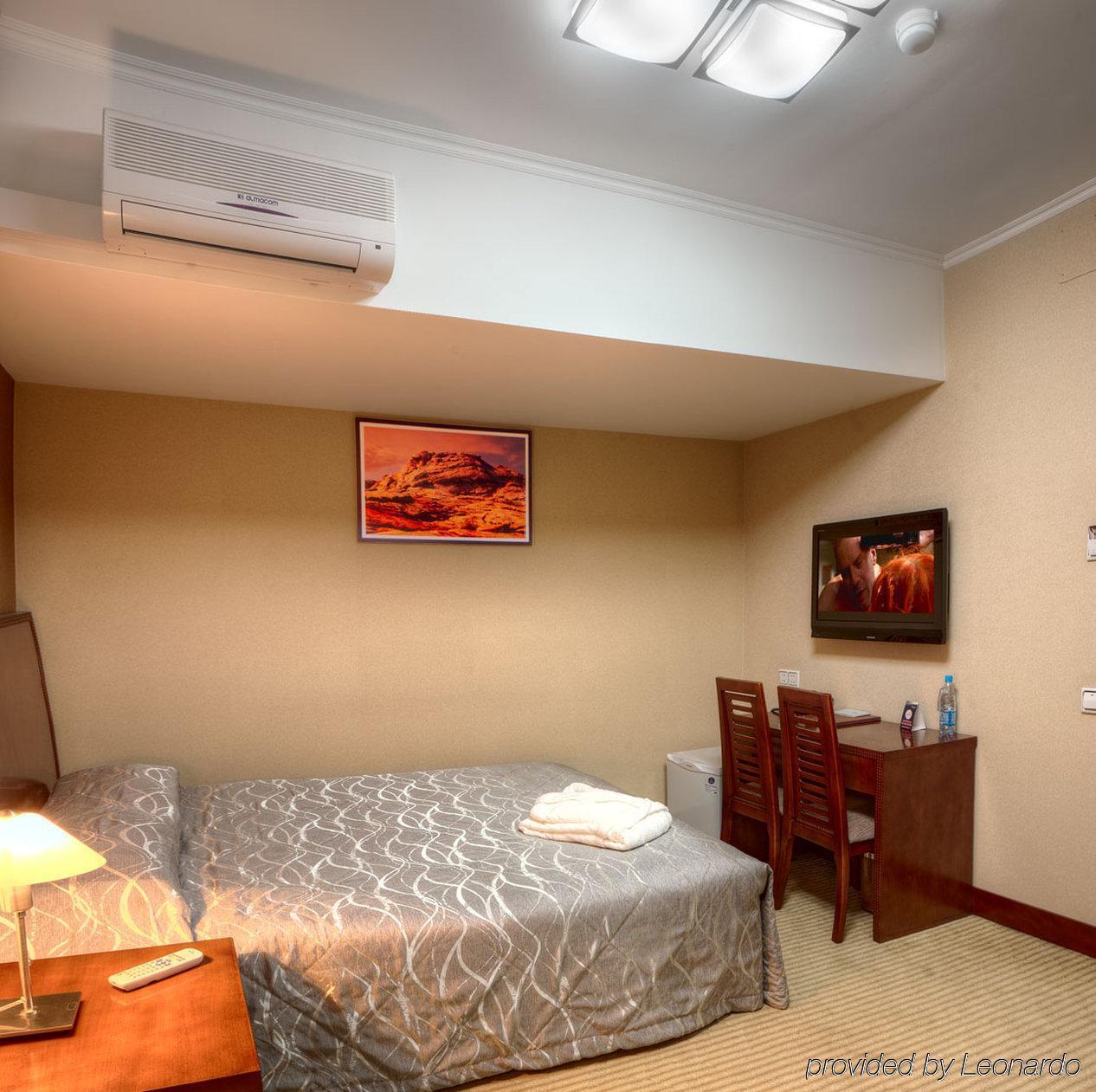 Voyage Hotel Almatî Cameră foto